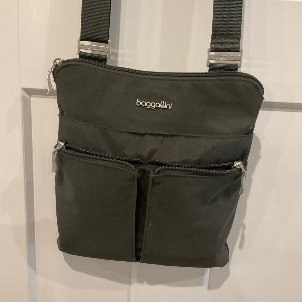 Baggallini Dark Gray Messenger Bag